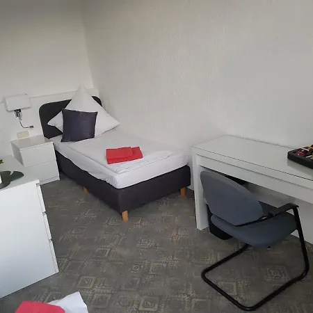 Am Stadtrand 3*
